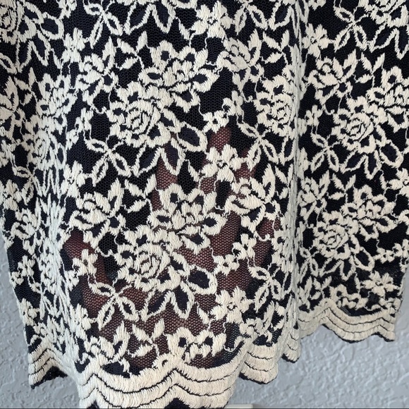 Floral lace top - Picture 4 of 4